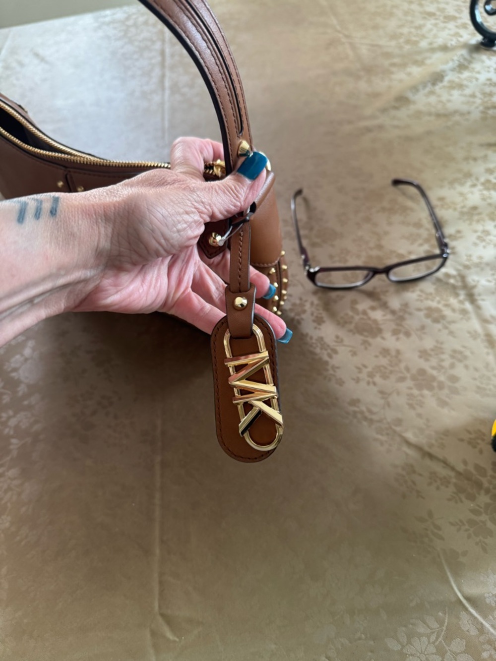 BNWT MICHAEL KORS LEATHER POUCHETTE - Picture 4 of 8